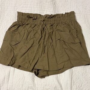 Zara Women's Olive Cargo Shorts